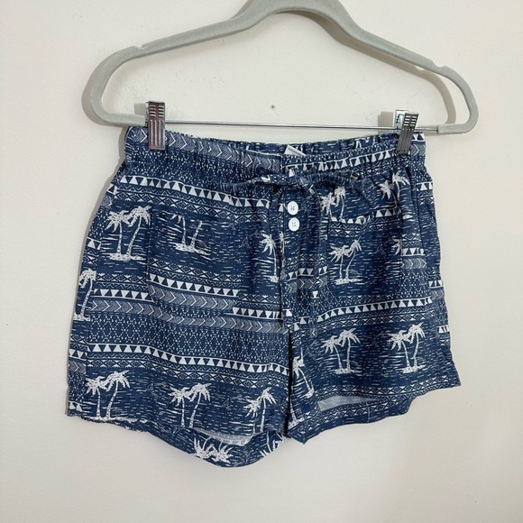 Styleme sm shorts boho look in a blue and white. A textured fabric - Picture 9 of 12